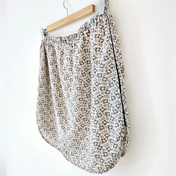 Club Monaco silk skirt with bow & pockets - Picture 2 of 7